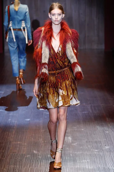 Look 12